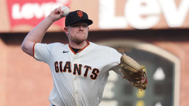 Logan Webb pitches against the Arizona Diamondbacks during the first inning at Oracle Park.